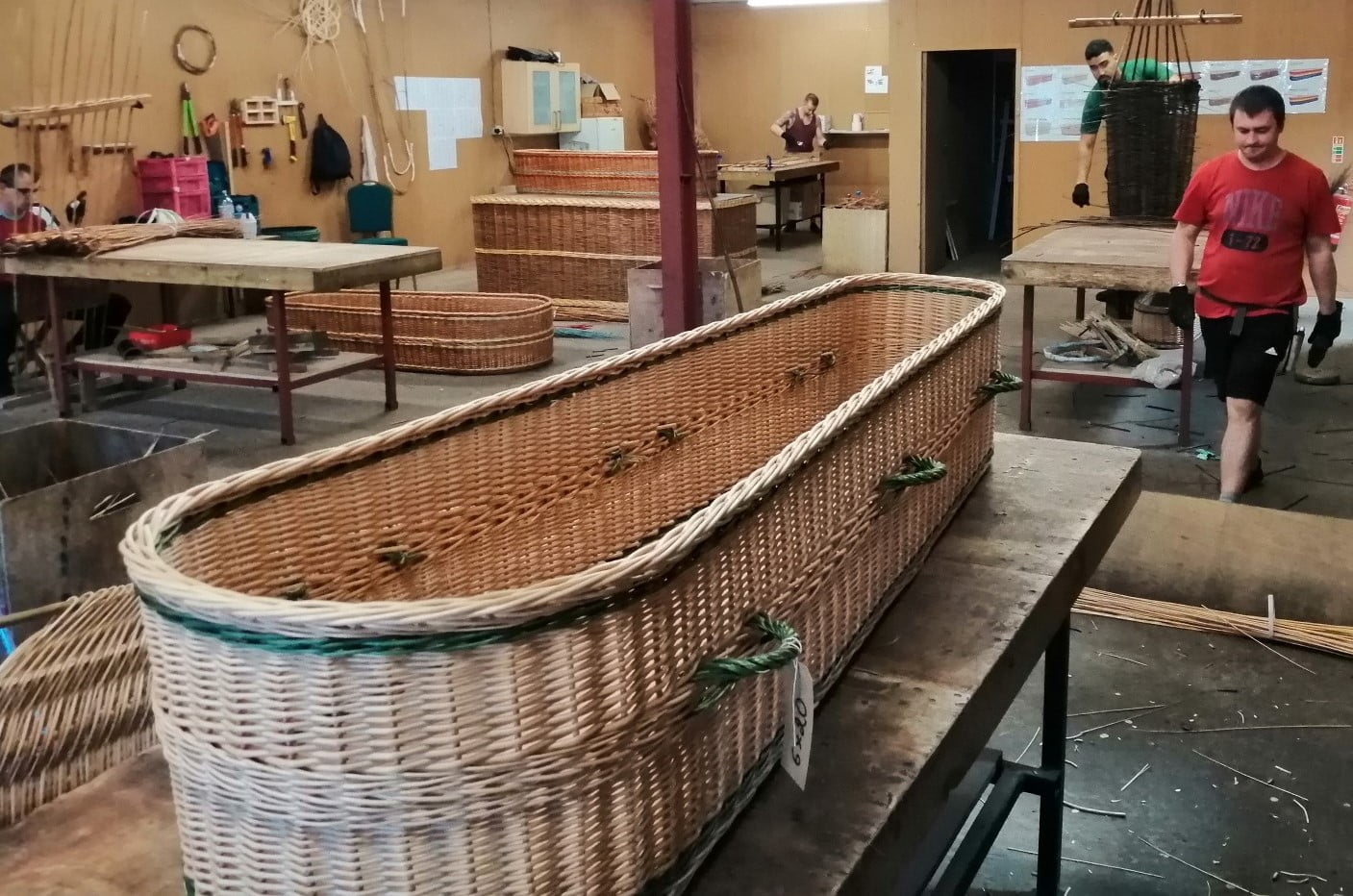 How to make a (willow) coffin Musgrove Willows in Somerset