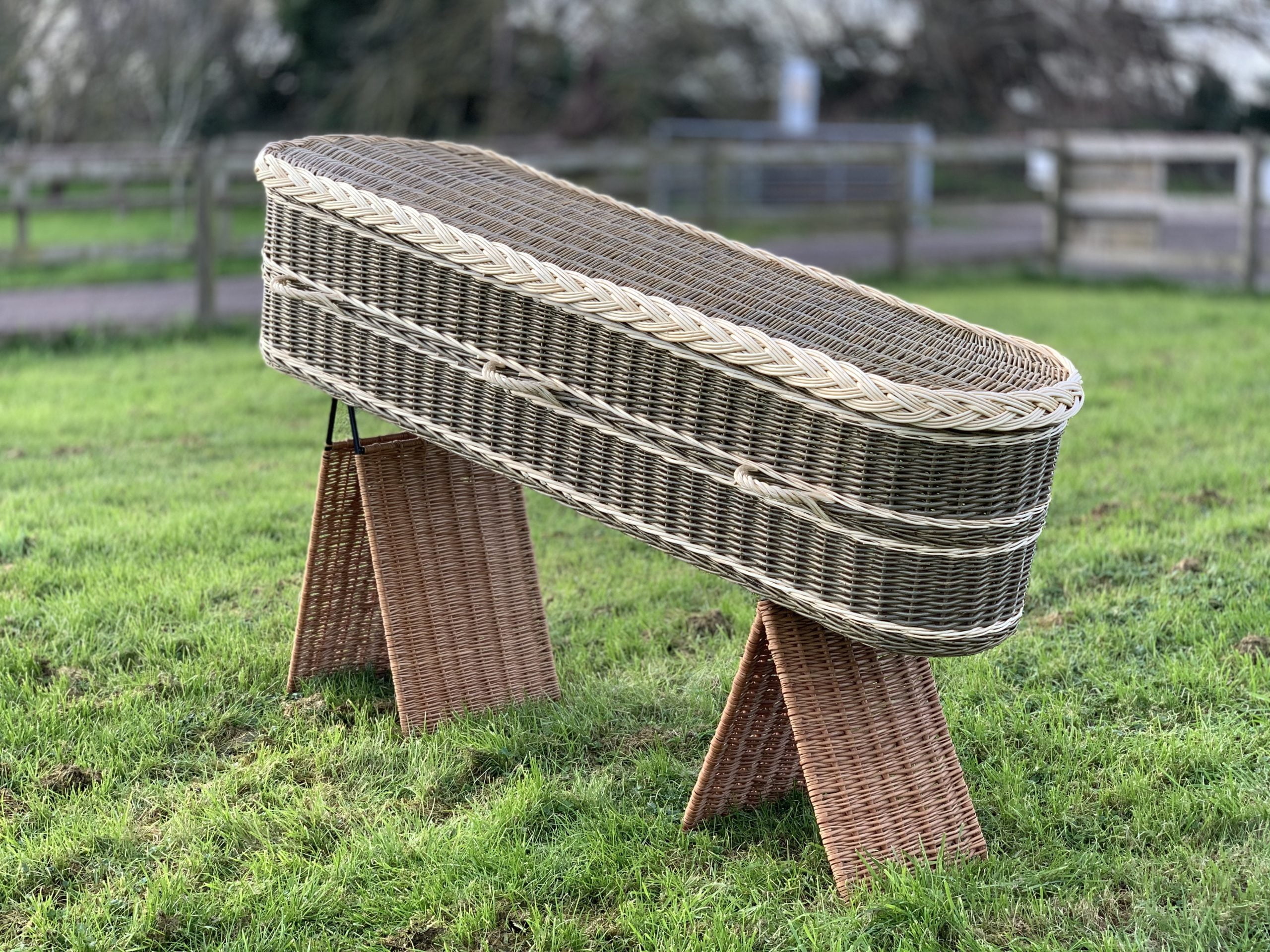 Is there a difference between a wicker coffin and a willow coffin